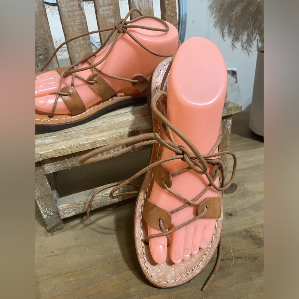 ANANIAS Genuine Leather Strappy Ankle Wrap Tie Sandals 8.5 NEW!